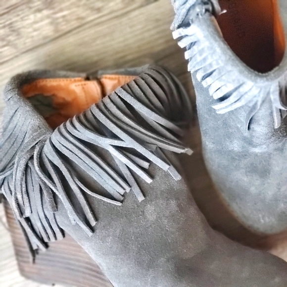 Lucky Brand | Yachin Fringe Booties - Picture 9 of 14